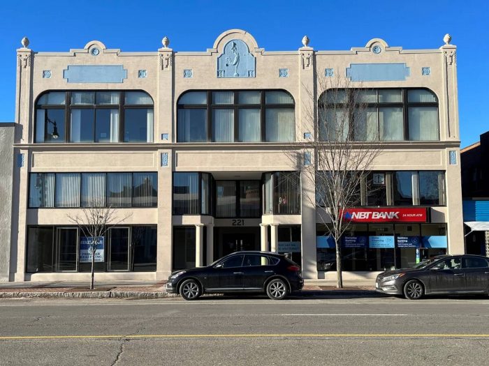 An exterior view of a professional building, home to New Hampshire Registered Agent LLC.